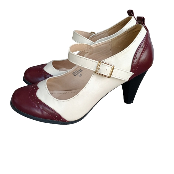 Elegant Two-Tone Heels - Picture 3 of 13